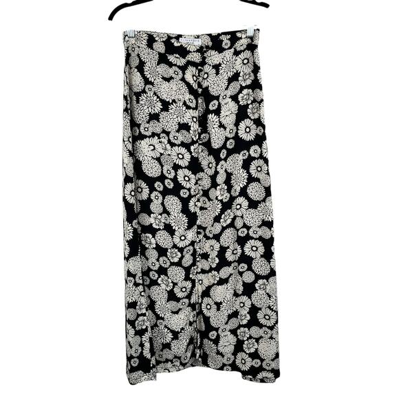 Flynn Skye Black White Floral Print Button Front Lightweight Midi Skirt SM/Med - Picture 1 of 14